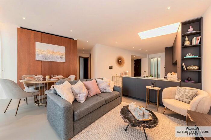 2 Bedroom Flat To Rent In Lewis Cubitt Square, London, N1C