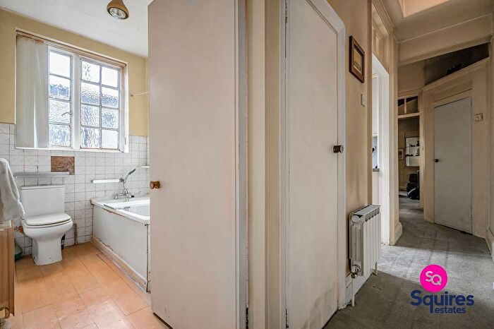 2 Bedroom Flat For Sale In Vivian Avenue, Vivian Mansions Vivian Avenue, NW4