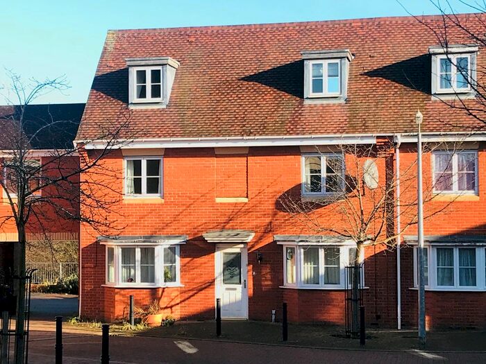 4 Bedroom Terraced House To Rent In Knevett Close, Colchester, CO4