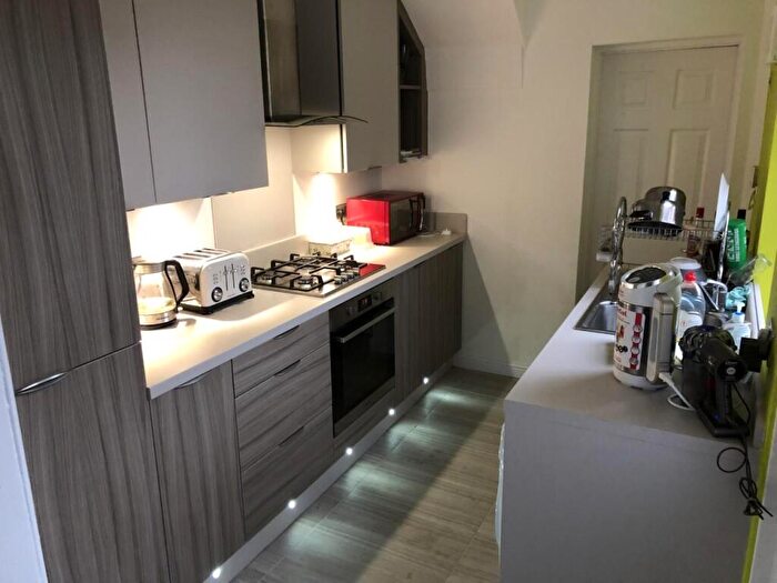 2 Bedroom Apartment To Rent In Doncaster Road, NE2