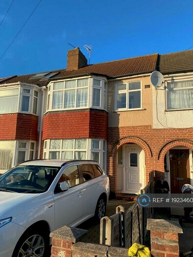 4 Bedroom Terraced House To Rent In Rayleigh Road, London, N13