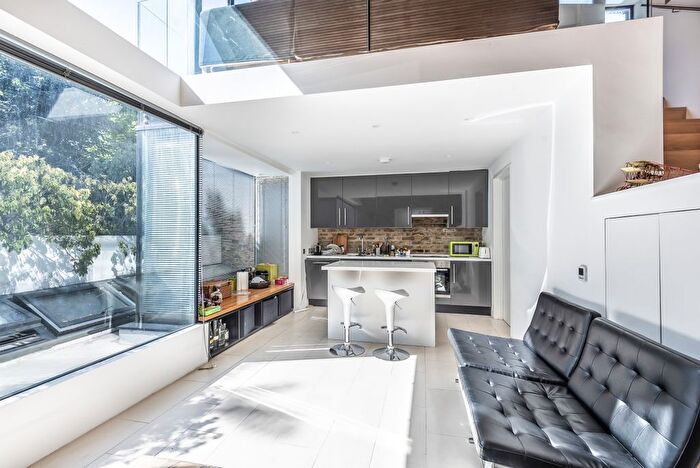 2 Bedroom Detached House To Rent In Earls Court Gardens, Earls Court, London, SW5