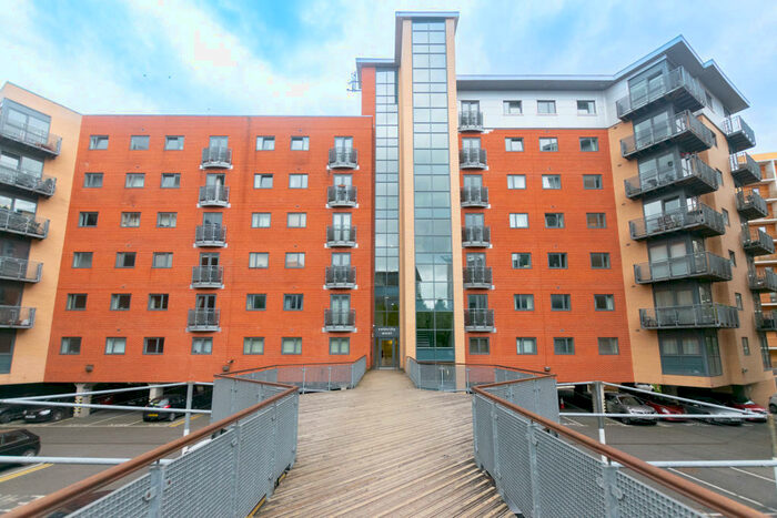2 Bedroom Flat To Rent In Velocity West, City Walk, Leeds, LS11