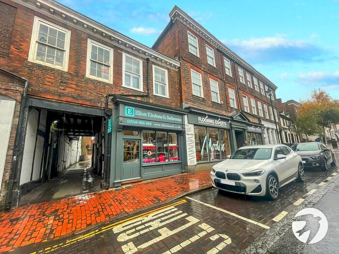 1 Bedroom Flat To Rent In High Street, Sittingbourne, Kent, ME10