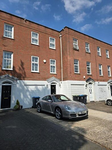 4 Bedroom House To Rent In The Mall, Southgate, N14