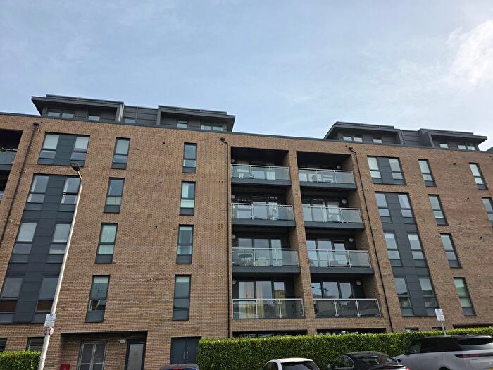 3 Bedroom Flat To Rent In Flat, Annandale Street, Edinburgh, EH7