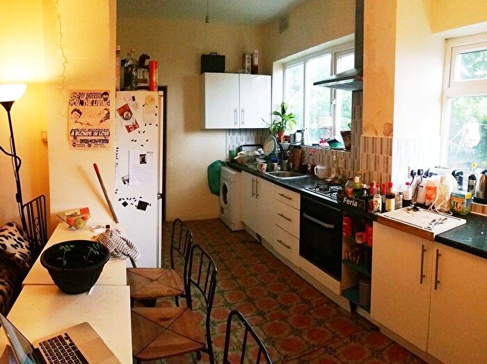 7 Bedroom Semi-Detached House To Rent In Park Range, Manchester, M14