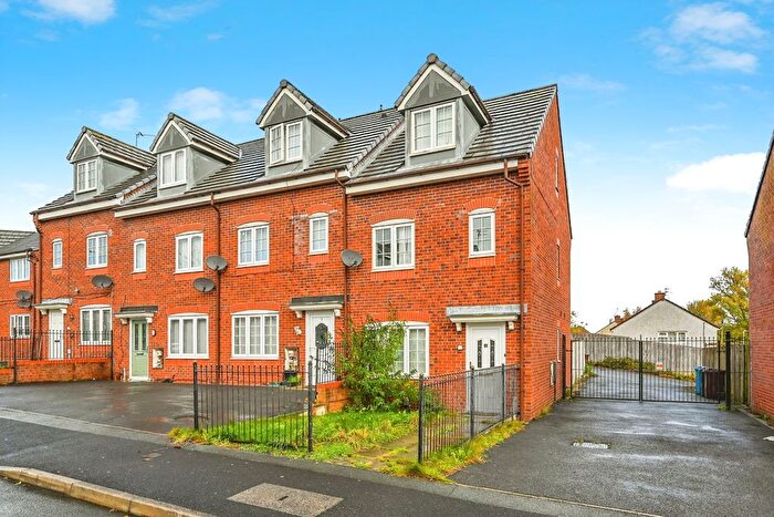 3 Bedroom Semi-detached House For Sale In Springvale Close, Kirkby, Liverpool, Merseyside, L32