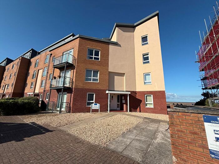 2 Bedroom Flat To Rent In Cwrt Myrddin, Pentre Doc Y Gogledd, Llanelli, Carmarthenshire, SA15