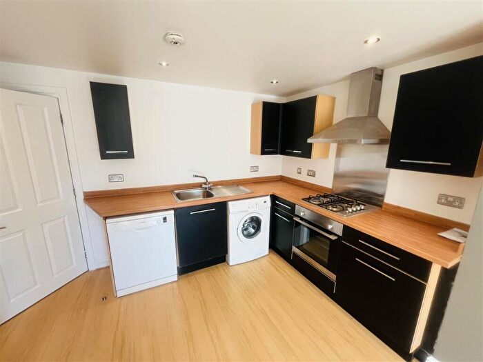 2 Bedroom Flat To Rent In B Chedworth Road, Lockleaze, Bristol, BS7