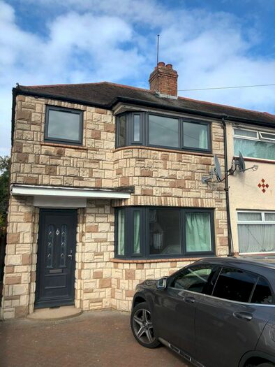 3 Bedroom Semi-Detached House To Rent In Woodhouse Avenue, Perivale, Greenford, UB6