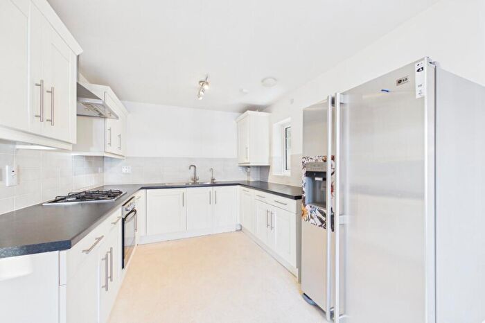 4 Bedroom Semi-Detached House To Rent In Larchfield Road, Maidenhead, Berkshire, SL6