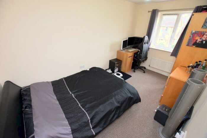 6 Bedroom Semi-Detached House To Rent In West Cotton Close, Far Cotton, Northampton, NN4