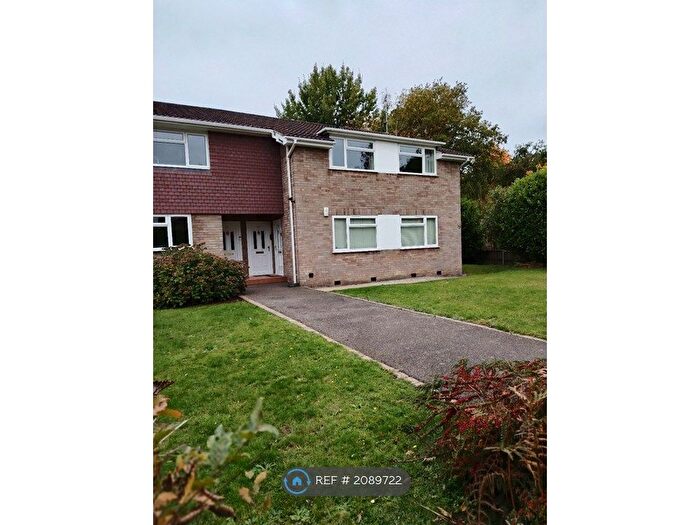 2 Bedroom Flat To Rent In Princes Way, Hutton, Brentwood, CM13
