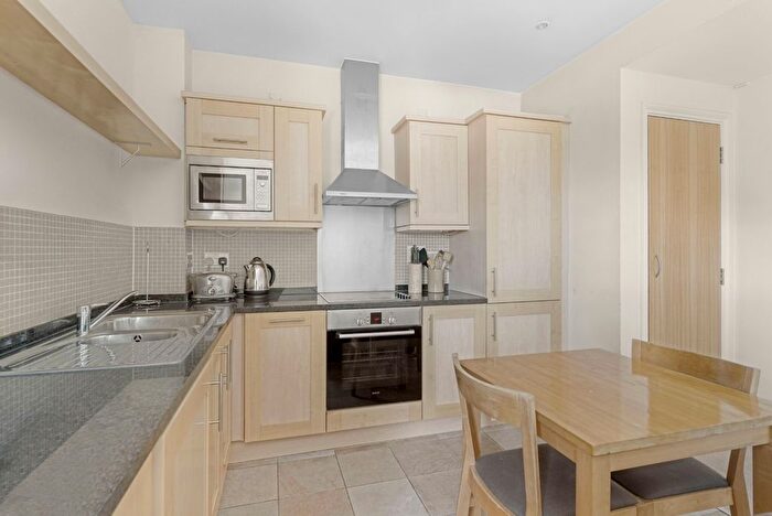 1 Bedroom Flat To Rent In Longstone Court, Great Dover Street, SE1