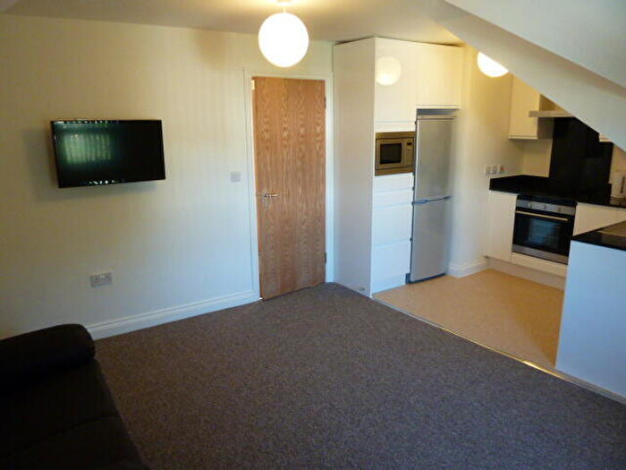 1 Bedroom Apartment To Rent In Napier Terrace, Flat, PL4