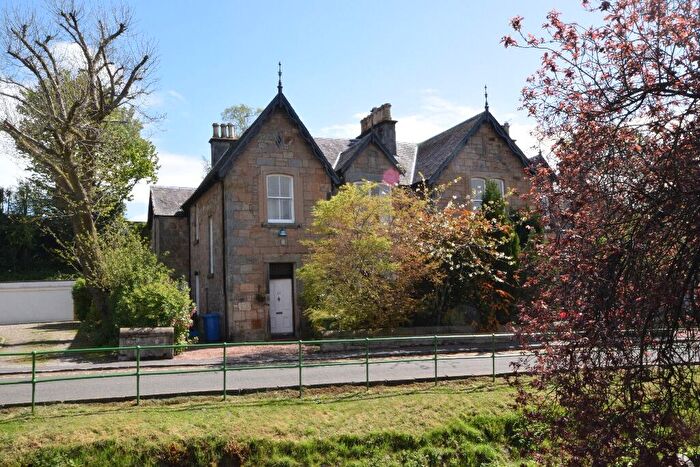 5 Bedroom Semi-Detached House To Rent In East Burnside, Dollar, Stirling, FK14