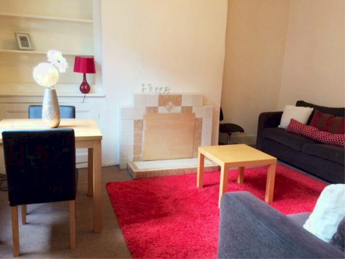 2 Bedroom Terraced House To Rent In Glebe Avenue, LS5
