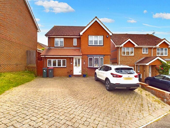 4 Bedroom Detached House For Sale In Casher Road, Maidenbower, RH10