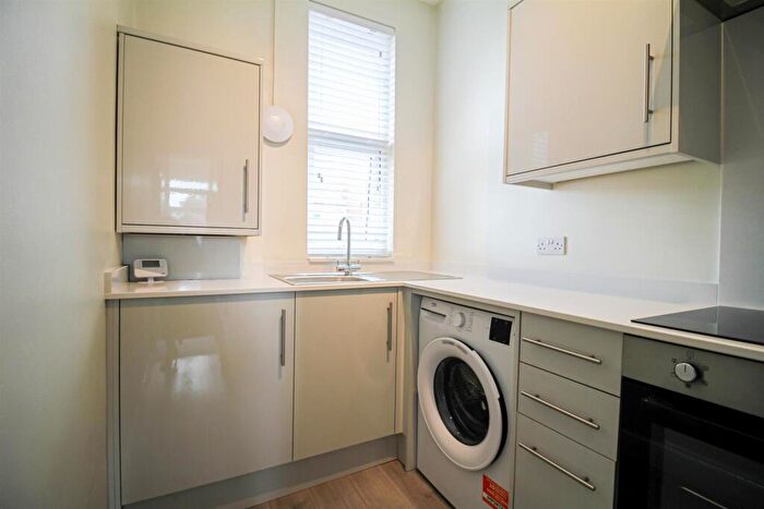2 Bedroom Flat To Rent In Foxhall Road, Nottingham, NG7