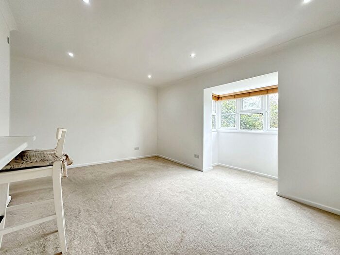 1 Bedroom Flat To Rent In Clarkes Drive, Uxbridge, UB8