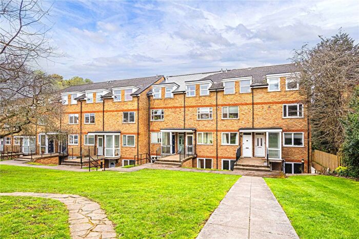 2 Bedroom Flat To Rent In Lincoln Court, Berkhamsted, Hertfordshire, HP4