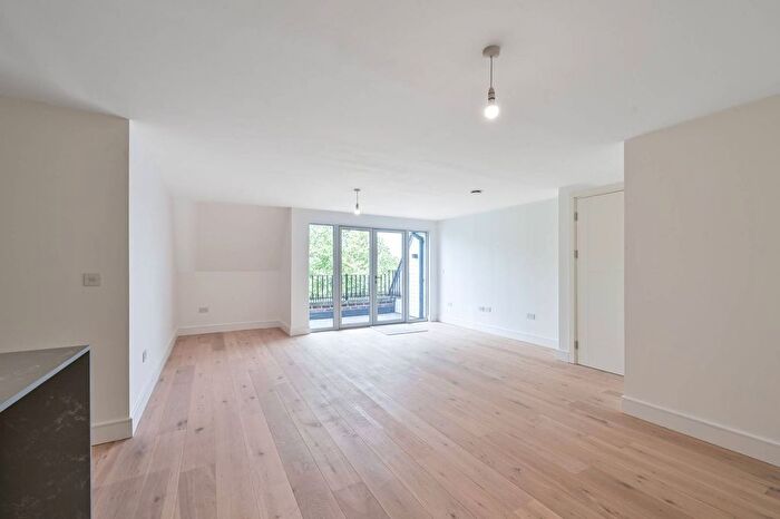 1 Bedroom Flat For Sale In Whetstone House, Finchley, London, N20