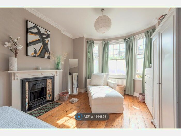 1 Bedroom Flat To Rent In Hackford Road, London, SW9
