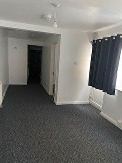 2 Bedroom Flat To Rent In Regina Road, Southall, UB2