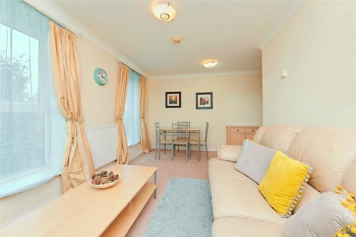 2 Bedroom Flat To Rent In Evelyn Road, London, E16