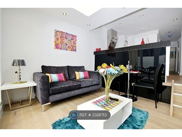 2 Bedroom Flat To Rent In Smith Street, Watford, WD18