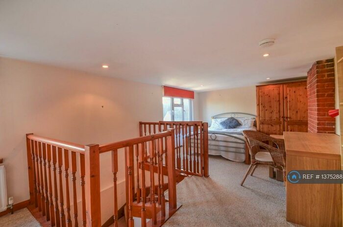 4 Bedroom Semi-Detached House To Rent In Weyside Road, Guildford, GU1