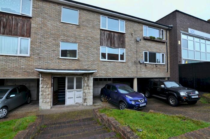 2 Bedroom Maisonette To Rent In Chastilian Road, Crayford, Dartford, DA1