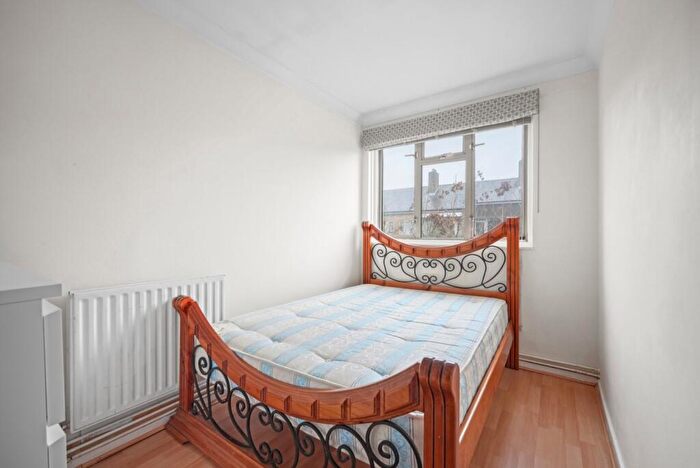 3 Bedroom Flat To Rent In Hillingdon Street, Walworth, SE17