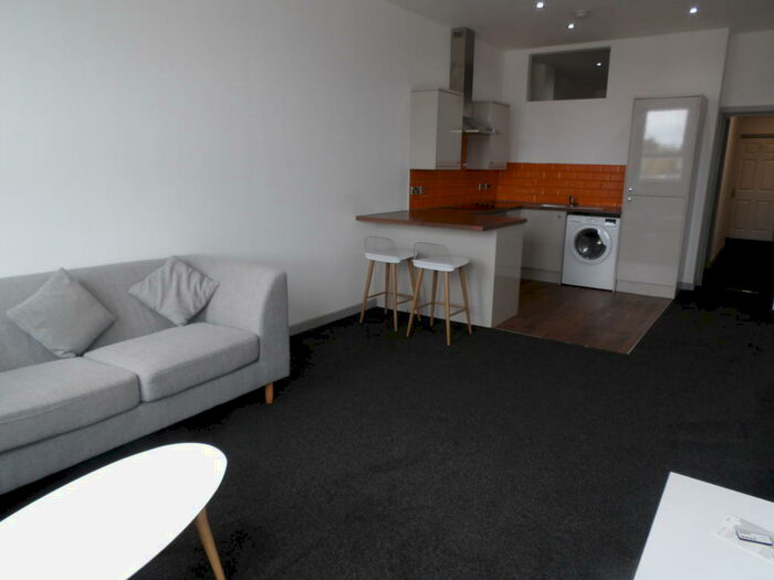 Apartment To Rent In Newspaper House, BB1