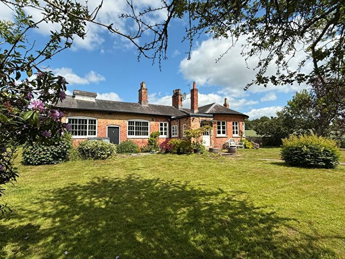 2 Bedroom Detached House To Rent In Meriden Road, Solihull, CV7