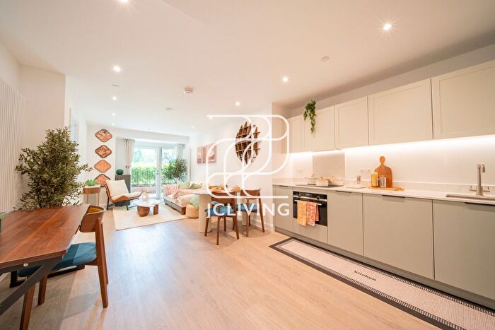 1 Bedroom Flat To Rent In Eden Place, E16