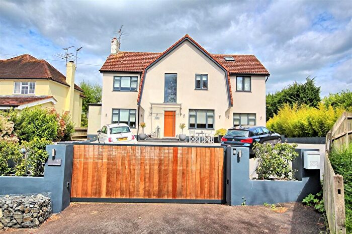 4 Bedroom Detached House For Sale In Little Widbury Lane - Ware - Substantial Family Home, SG12