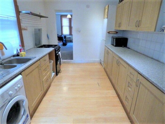 3 Bedroom Terraced House To Rent In Stevens Avenue, Hackney, E9
