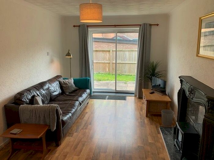 1 Bedroom Semi-Detached Bungalow To Rent In Lapwing Close, Penarth, CF64