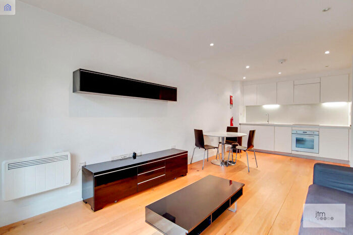3 Bedroom Apartment To Rent In Tiltman Place, London, N7
