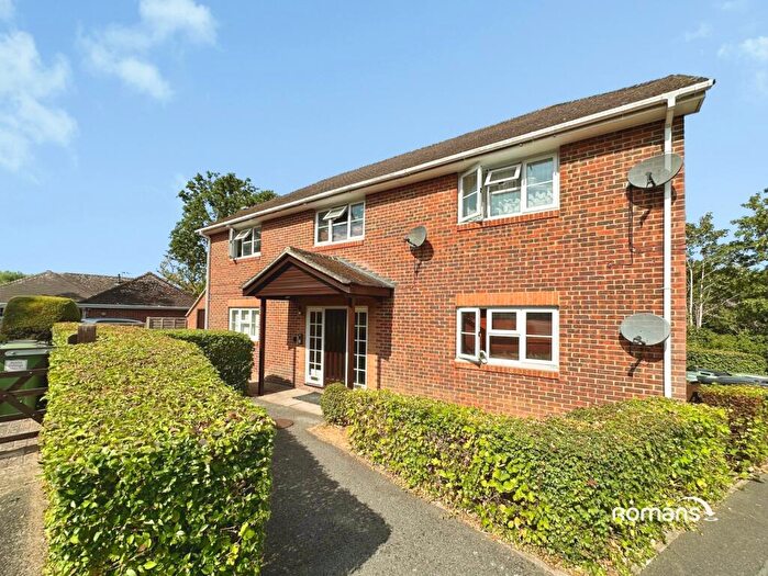 1 Bedroom Apartment For Sale In Longacre Rise, Chineham, Basingstoke, RG24