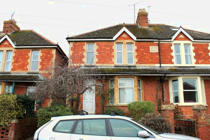 3 Bedroom Semi-Detached House To Rent In Eastern Yeovil, BA21