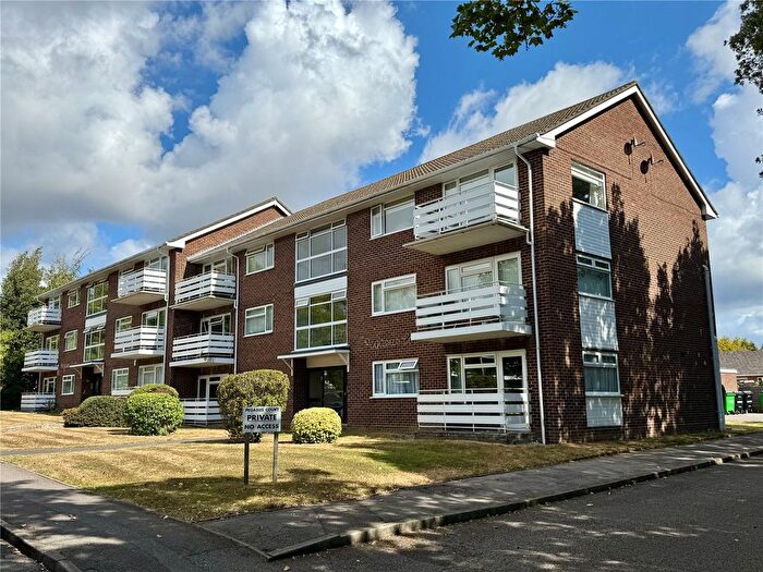 2 Bedroom Flat For Sale In Pegasus Court, Spencer Road, New Milton, Hampshire, BH25