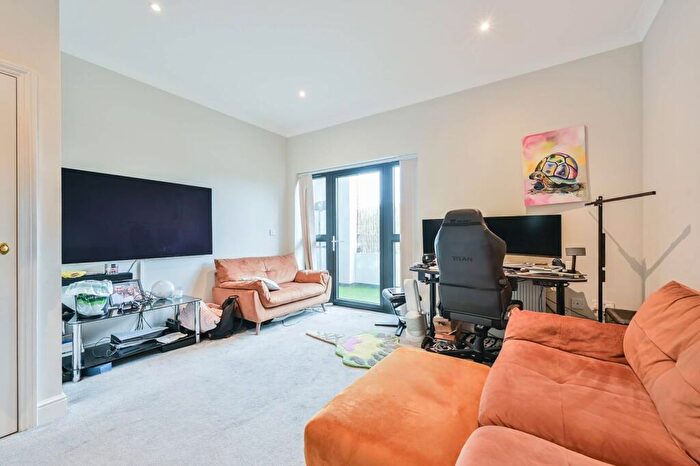 3 Bedroom Flat For Sale In Station Road, Harrow, HA1