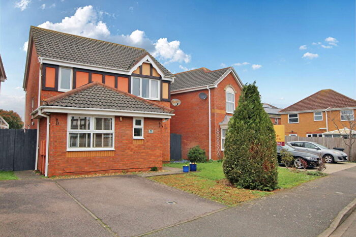 3 Bedroom Detached House For Sale In Kestrel Way, Sandy, SG19