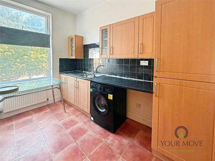 2 Bedroom Flat To Rent In Sultan Road, Portsmouth, Hampshire, PO2