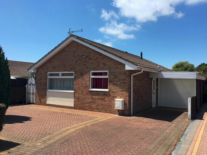 2 Bedroom Detached Bungalow To Rent In Hunt Drive, Clacton-On-Sea, CO16