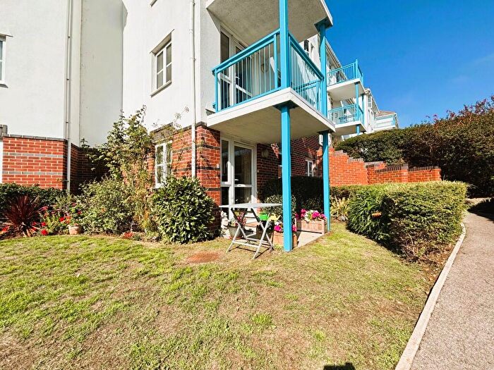 2 Bedroom Flat For Sale In De Moulham Road, Swanage, Dorset, BH19