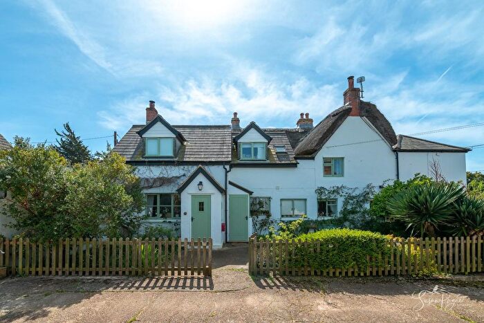 4 Bedroom Semi-Detached House For Sale In Wellow Top Road, Wellow, Yarmouth, PO41